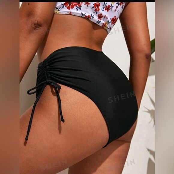 SHEIN Swim Curve Summer Beach Plus
Drawstring Ruched Side Bikini Bottom - Picture 3 of 8